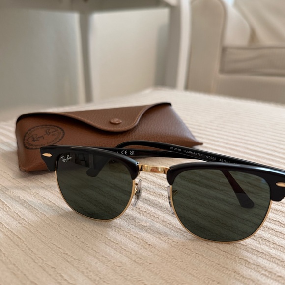 Ray-Ban Clubmaster - 3016 in size medium - Picture 1 of 13